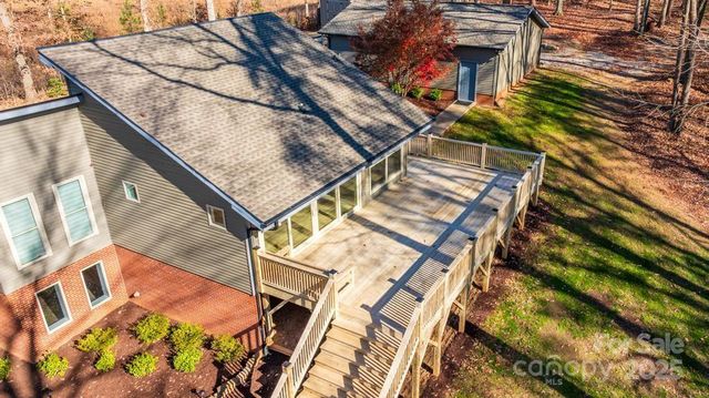 2106 Lynmore Drive, Sherrills Ford, NC 28673