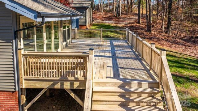 2106 Lynmore Drive, Sherrills Ford, NC 28673