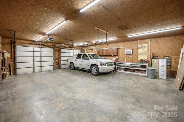 2106 Lynmore Drive, Sherrills Ford, NC 28673