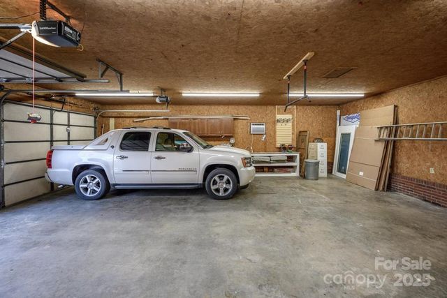 2106 Lynmore Drive, Sherrills Ford, NC 28673