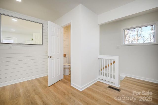 2106 Lynmore Drive, Sherrills Ford, NC 28673