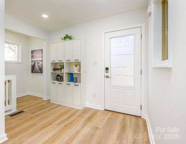 2106 Lynmore Drive, Sherrills Ford, NC 28673