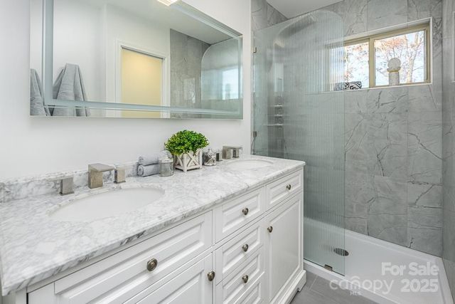 2106 Lynmore Drive, Sherrills Ford, NC 28673