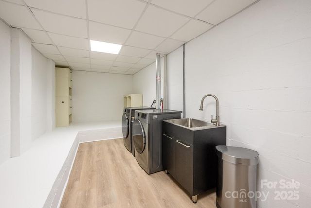 2106 Lynmore Drive, Sherrills Ford, NC 28673