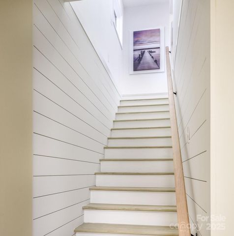 2106 Lynmore Drive, Sherrills Ford, NC 28673