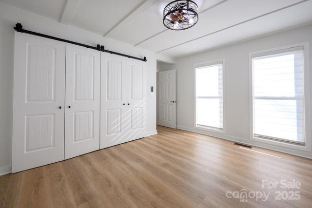 2106 Lynmore Drive, Sherrills Ford, NC 28673