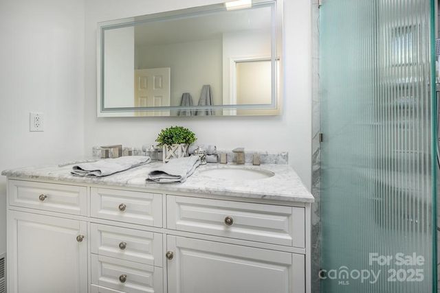 2106 Lynmore Drive, Sherrills Ford, NC 28673