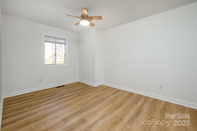 2106 Lynmore Drive, Sherrills Ford, NC 28673