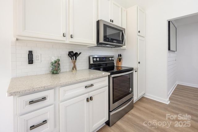 2106 Lynmore Drive, Sherrills Ford, NC 28673