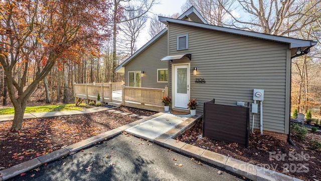 2106 Lynmore Drive, Sherrills Ford, NC 28673