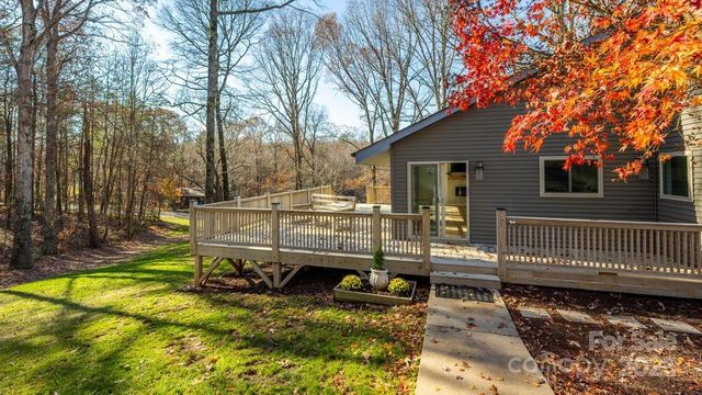 2106 Lynmore Drive, Sherrills Ford, NC 28673
