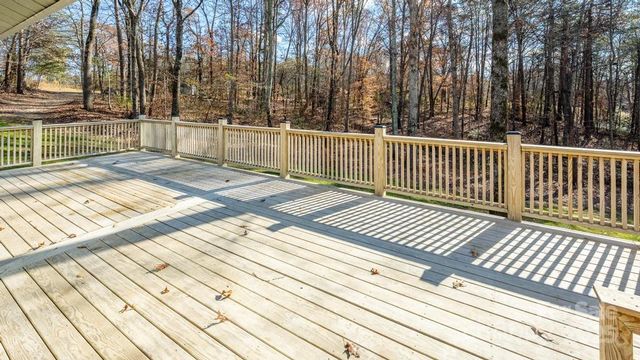 2106 Lynmore Drive, Sherrills Ford, NC 28673
