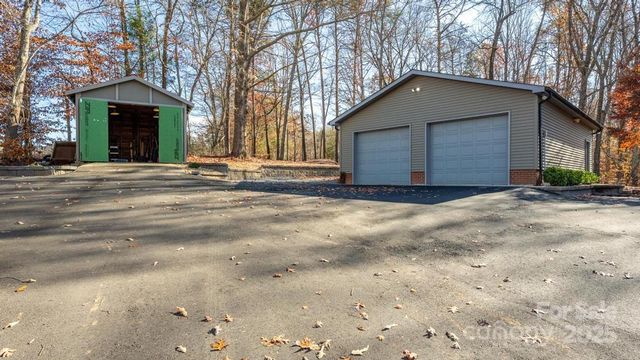 2106 Lynmore Drive, Sherrills Ford, NC 28673