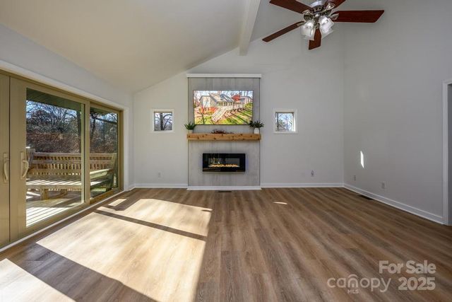 2106 Lynmore Drive, Sherrills Ford, NC 28673