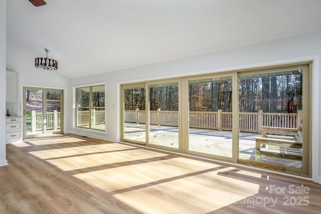 2106 Lynmore Drive, Sherrills Ford, NC 28673