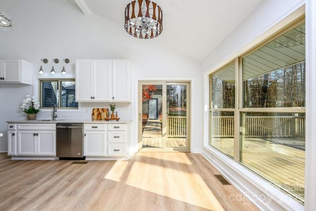 2106 Lynmore Drive, Sherrills Ford, NC 28673