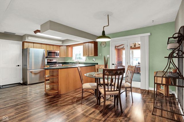 7422 S 300 W, Trafalgar, IN 46181