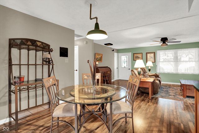 7422 S 300 W, Trafalgar, IN 46181