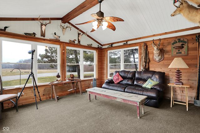 7422 S 300 W, Trafalgar, IN 46181