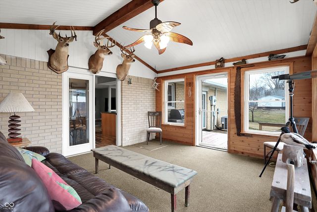 7422 S 300 W, Trafalgar, IN 46181