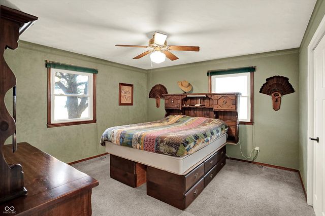 7422 S 300 W, Trafalgar, IN 46181