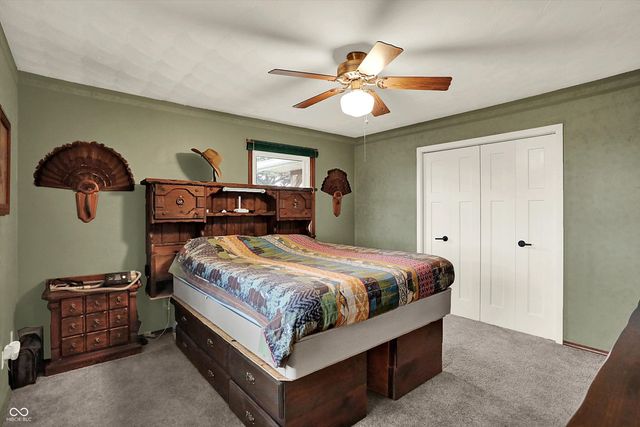 7422 S 300 W, Trafalgar, IN 46181