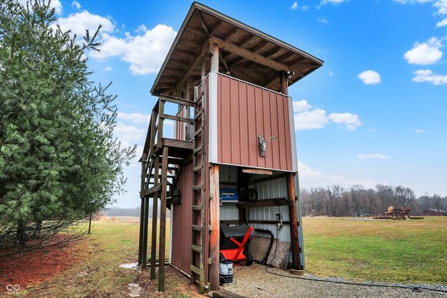 7422 S 300 W, Trafalgar, IN 46181