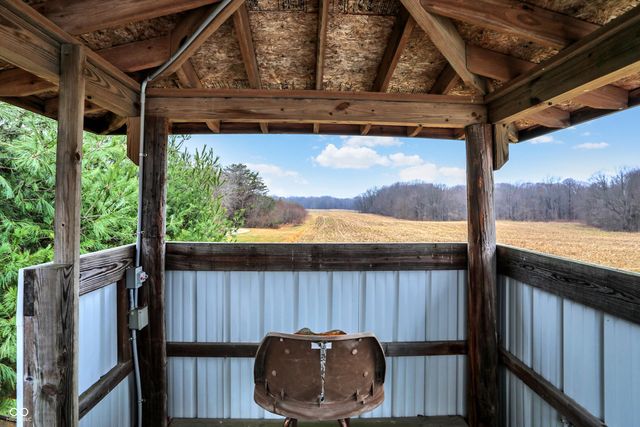 7422 S 300 W, Trafalgar, IN 46181