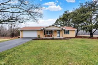 7422 S 300 W, Trafalgar, IN 46181