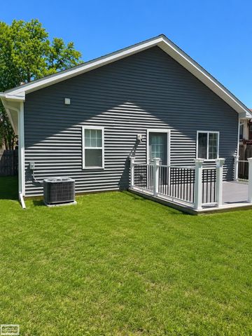 403 Voorheis Street, Pontiac, MI 48341
