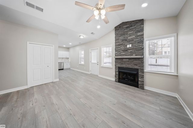 403 Voorheis Street, Pontiac, MI 48341