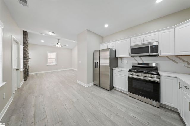 403 Voorheis Street, Pontiac, MI 48341