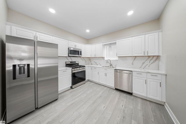 403 Voorheis Street, Pontiac, MI 48341