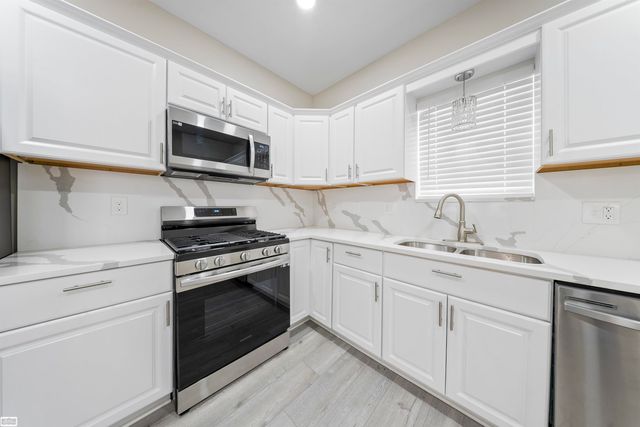 403 Voorheis Street, Pontiac, MI 48341