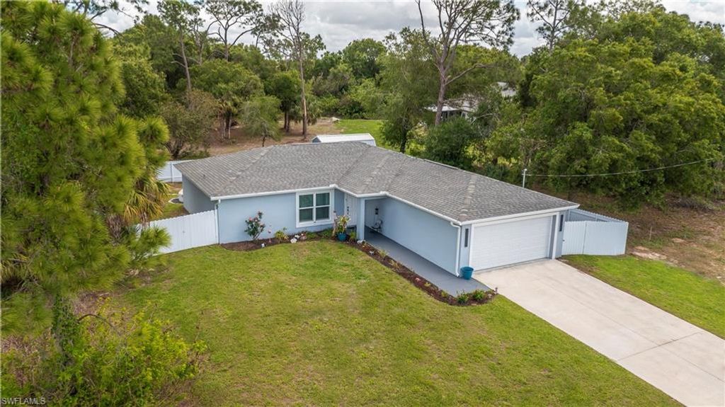 7081 BRAZIL CIR, LABELLE, FL 33935 — exterior
