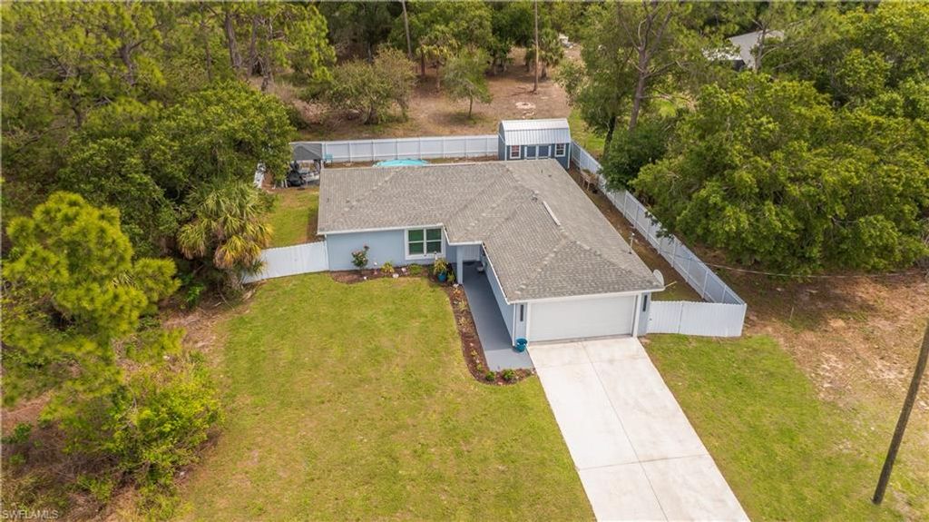 7081 BRAZIL CIR, LABELLE, FL 33935 — photo 2