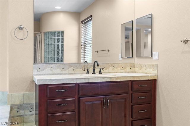 2982 Hammerwood Drive, Las Vegas, NV 89135