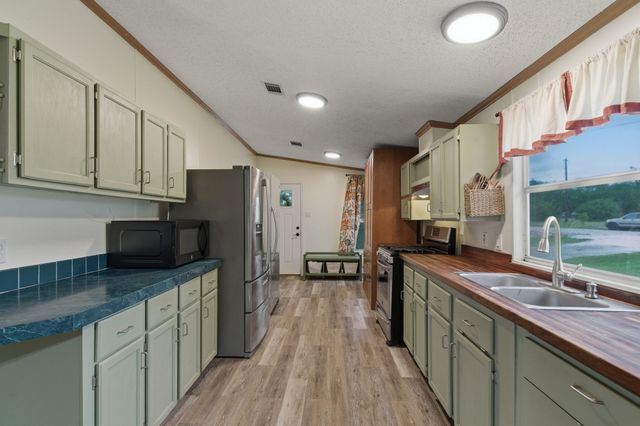9616 Kelly Lane, Alvarado, TX 76009