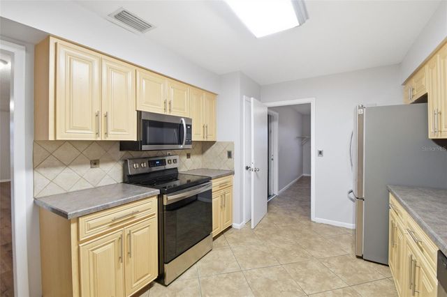 1534 LAGOON ROAD, Lakeland, FL 33803