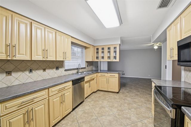 1534 LAGOON ROAD, Lakeland, FL 33803