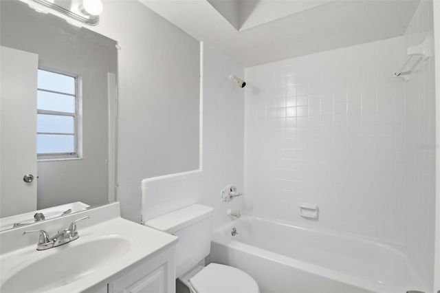 1534 LAGOON ROAD, Lakeland, FL 33803