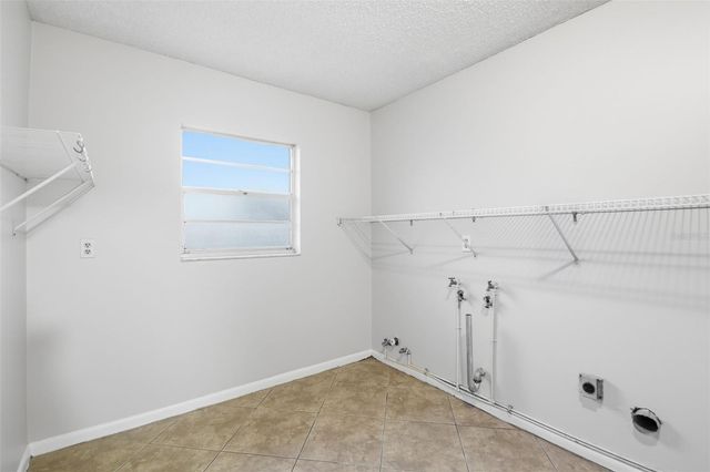 1534 LAGOON ROAD, Lakeland, FL 33803