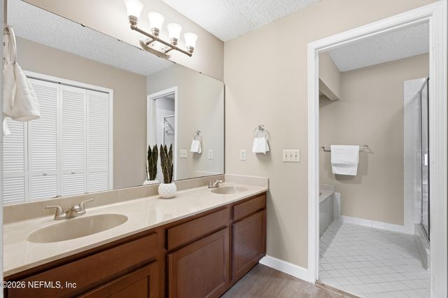 3820 LAVISTA Circle 103, Jacksonville, FL 32217