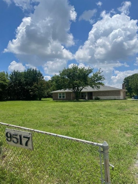 9517 Merritt Road, Rowlett, TX 75089