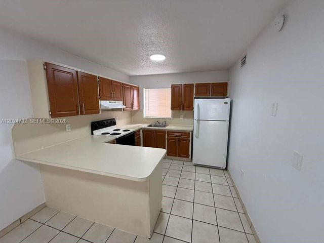 6278 W 22nd Ct 7, Hialeah, FL 33016