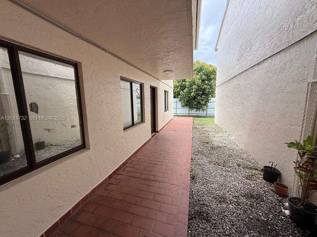 6278 W 22nd Ct 7, Hialeah, FL 33016