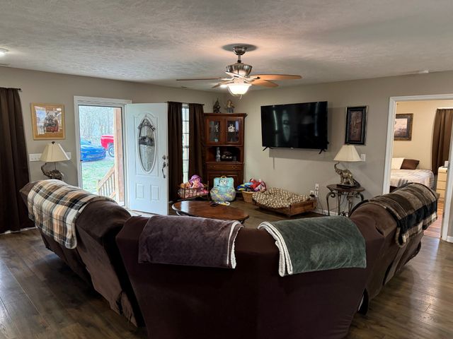 7719 Elkton Pike, Prospect, TN 38477