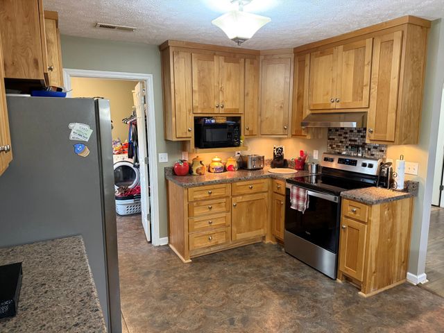 7719 Elkton Pike, Prospect, TN 38477