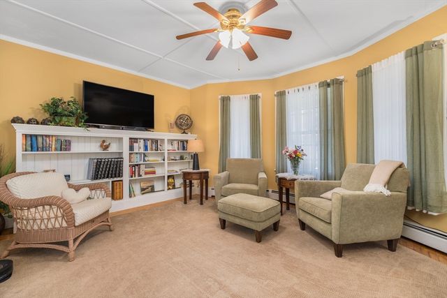 956 Maple St, Fall River, MA 02720