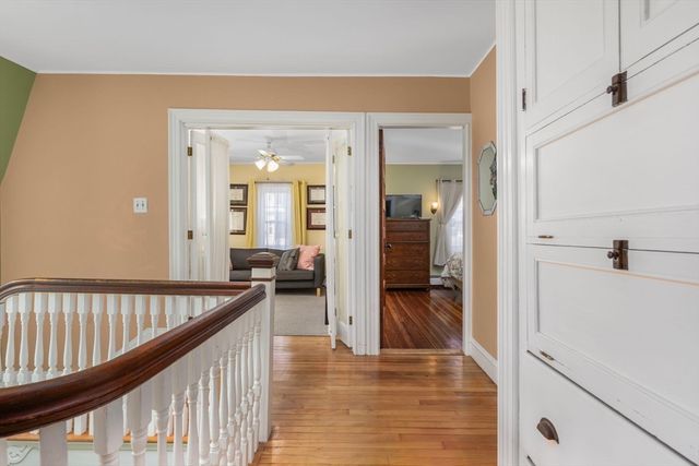 956 Maple St, Fall River, MA 02720